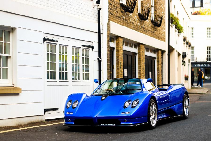  Pagani Zonda C12 S 7.3 Roadster 2012 года  (UK) (фото 1 из 12)